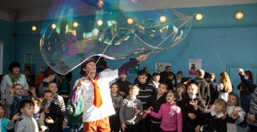Fiesta de burbujas para celebraciones infantiles en Alicante