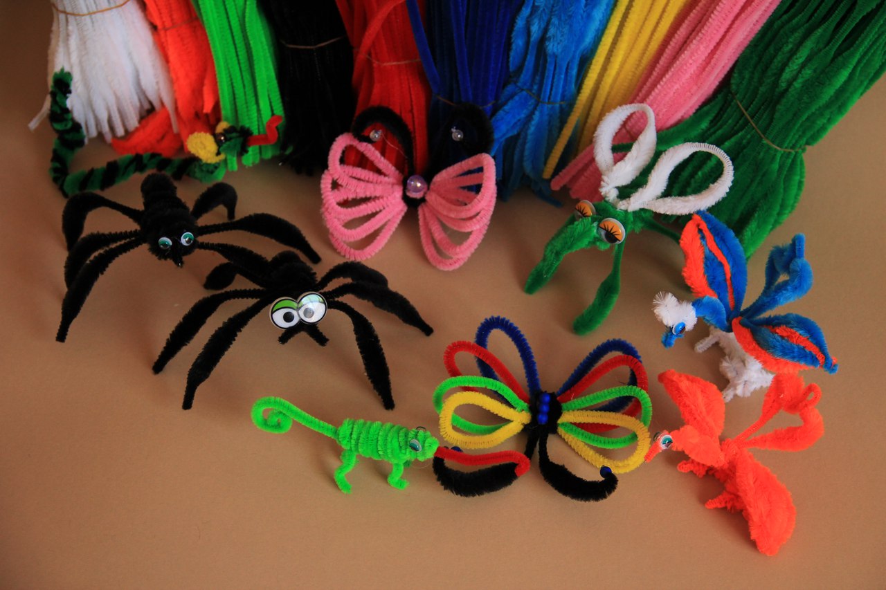 Taller de juguetes con alambre chenille y pompones - 3